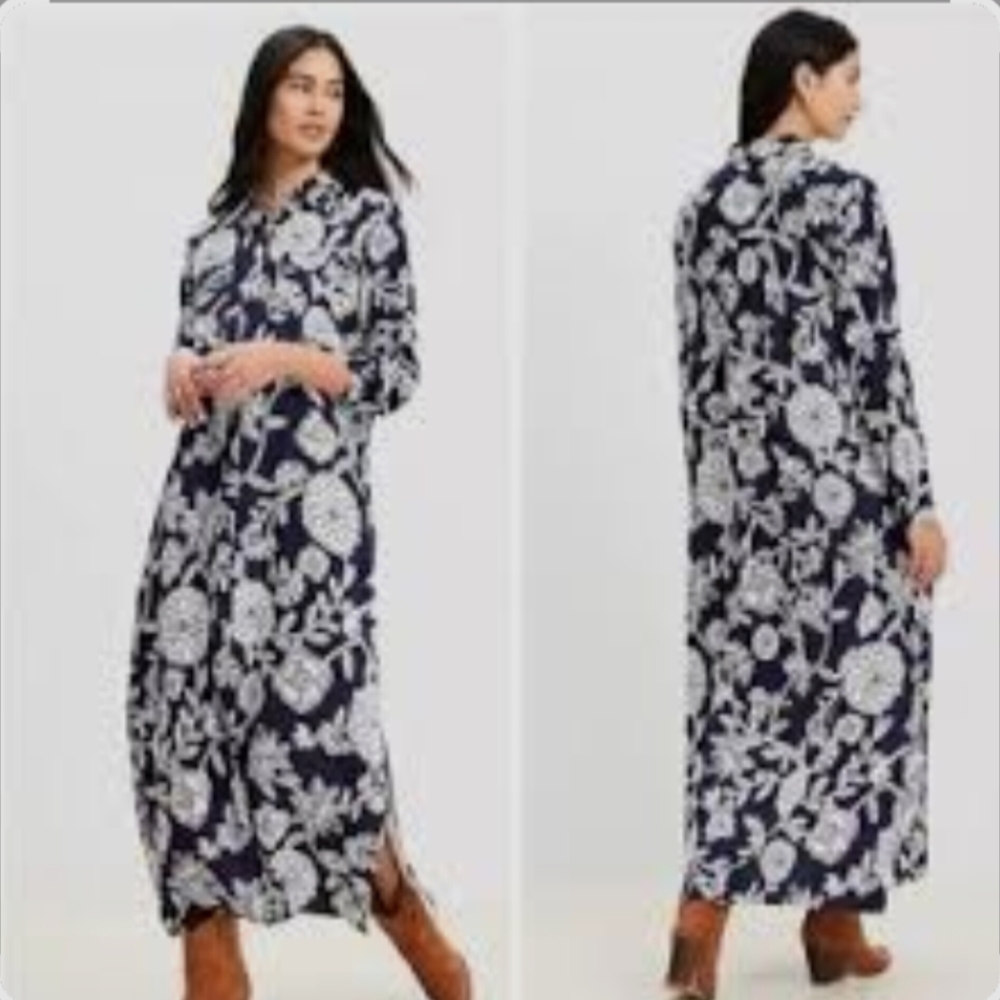 NEW LOFT Navy and White Floral Long Sleeve Dress Oversized, Bohemian.